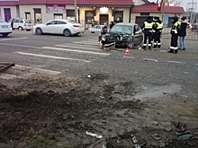 На Кубани КАМАЗ после ДТП снес аптеку и магазин