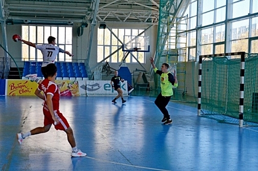 Волгоградские гандболисты снова разгромили таганрожцев