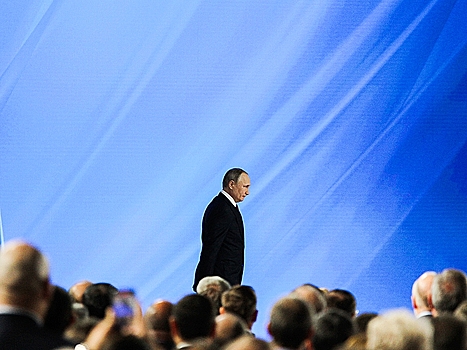 Александр Чухлебов: Путин попал под контроль некой могущественной группировки