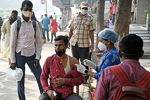 В Мумбаи вакцинировалось 100% населения старше 18 лет