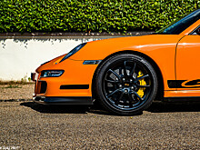 Россиянин гонял по Москве на дорогущем спорткаре и едва не снёс заправку