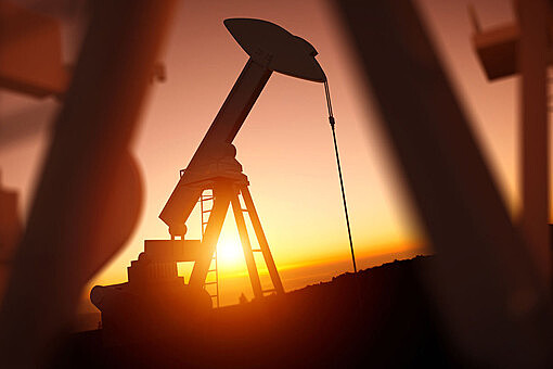 Цена на нефть впервые превысила отметку $78