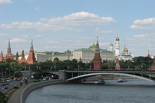 Депутаты «Единой России» поздравили москвичей с Днём города