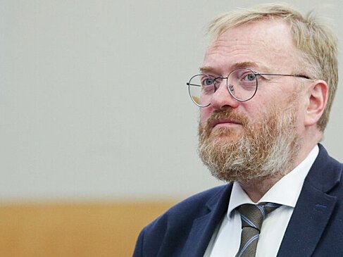 Депутат Милонов предложил школьникам носить форму в стиле императорской России