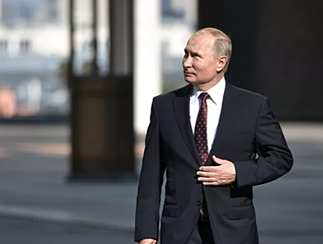 Россиянам могут показать ревакцинацию Путина