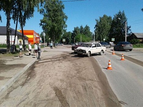 В Бабаеве два «жигуленка» не поделили дорогу