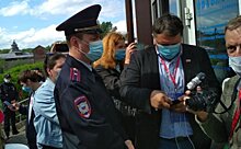 Полиция разогнала муниципальных депутатов в Великом Новгороде