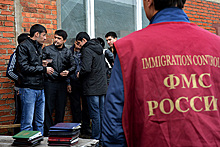 В Москве сотрудницу миграционной службы уличили во взяточничестве