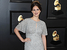 Лана Дель Рей пришла на «Грэмми» в дешевом платье из торгового центра