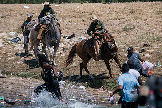 Погранслужба США в Техасе перестанет использовать конные патрули для поимки мигрантов