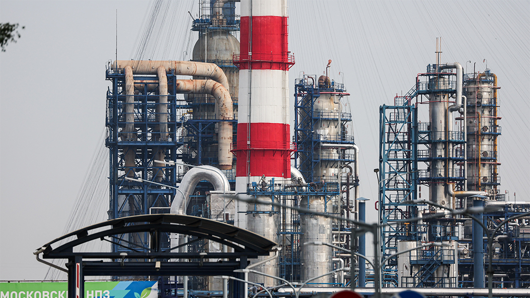 В Госдуме ответили на призыв Польши бить по российским НПЗ