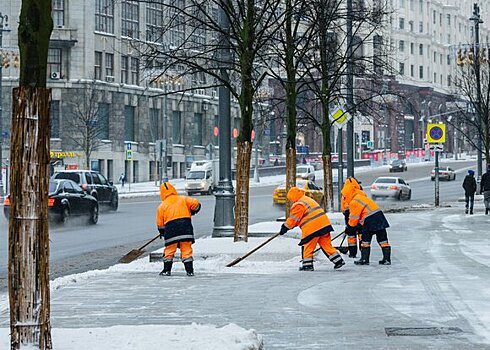 Москвичей предупредили о гололедице