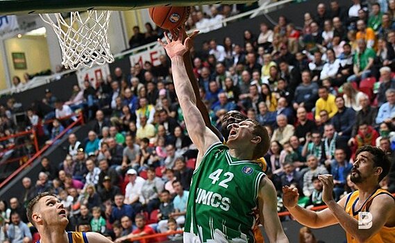 Евгений Колесников покидает УНИКС