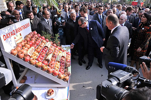 Праздник короля фруктов - граната в Азербайджане