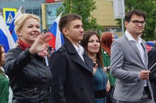 Дзержинским депутатам рассказали об активной молодежи