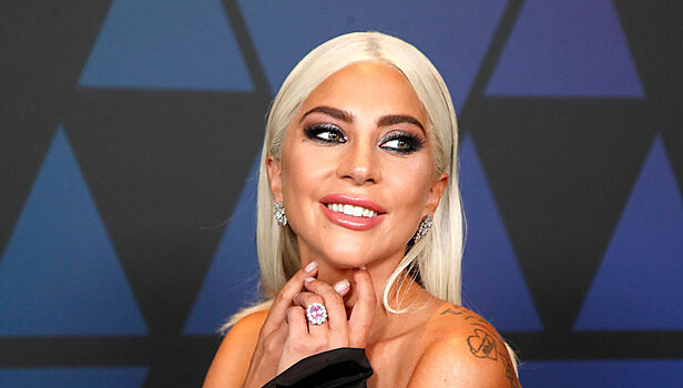 Леди Гага сбежала с вручения престижной премии из-за смерти любимой лошади