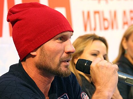 "Идет борьба за руки": стали известны подробности о состоянии Костомарова