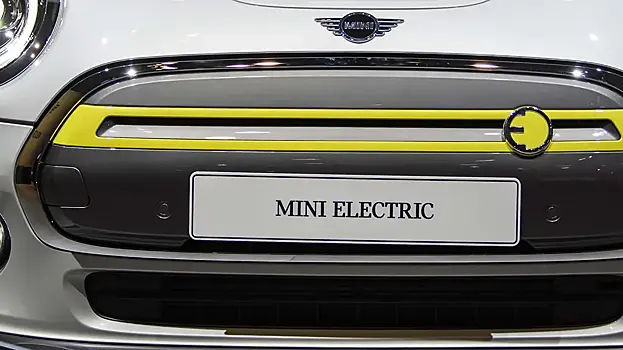 Модель Mini Cooper SE 2025 получит новую внешность