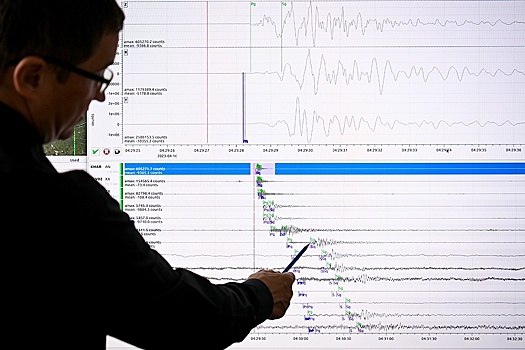 Землетрясение магнитудой 4,8 произошло на Кубани, последствия сняли на видео