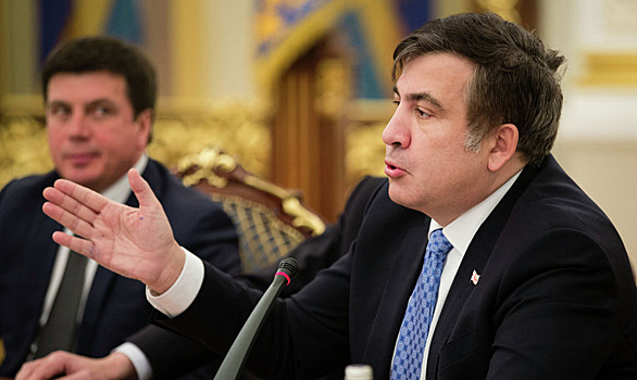 Саакашвили решил пустить грузы в Одессу в обход России