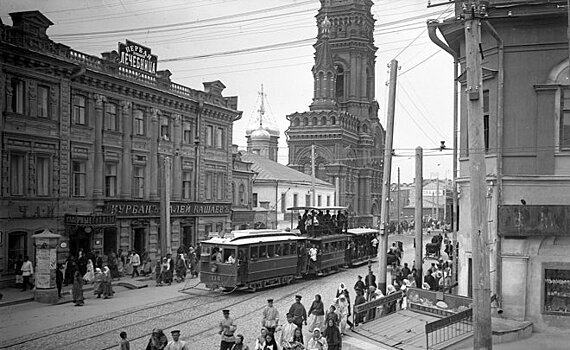 День в истории: в Казани появился театр, в Заказанье — Тукай, а в Нью-Йорке — "Клуб 54"