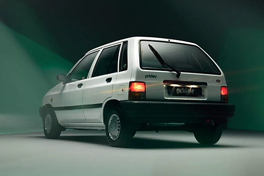 Kia выпустила рестомод Pride в честь своего 80-летия. Авто сняли на фото