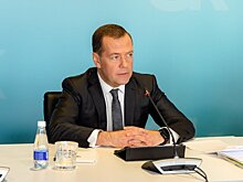 Медведев проиллюстрировал решение Драги об отставке коллажем "Кто следующий"