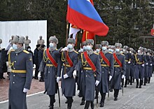 В Новосибирском высшем военном командном училище была развернута выставка оружия и проведен праздничный концерт