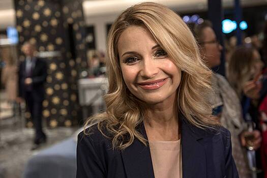 Врач раскрыл правду о пластике ведущей «Дома-2» со словами «бросается в глаза»