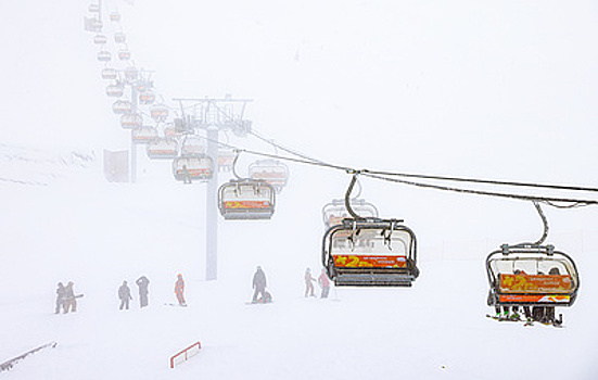 Курорт "Роза Хутор" приостановил продажу ски-пассов до 4 января