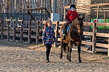 12-летняя спортсменка с синдромом Дауна готовится к турниру по конному спорту