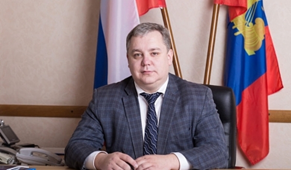 Глава Макарьевского района ушел с работы из-за семьи