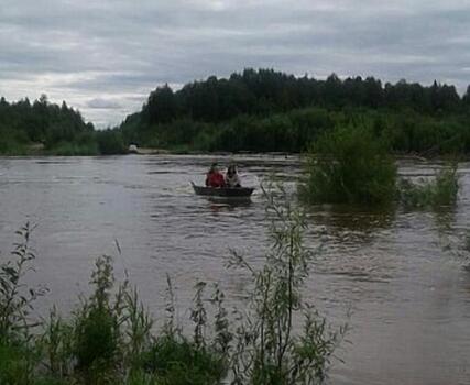 В Кировской области затопило мост через Каму