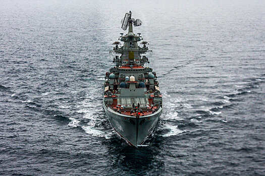 Флагману Северного флота крейсеру "Петр Великий" исполнилось 20 лет