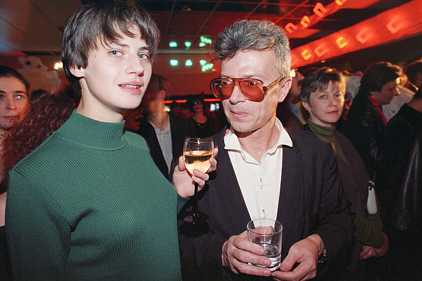 Эдуард Лимонов со спутницей в ночном клубе «Сохо», 1995 год