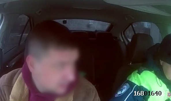 На севере Волгограда пьяный водитель пытался дать взятку сотруднику полиции