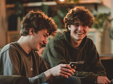 "Мальчикам эмоции жить не мешают": как девчонки 21-го века видят парней