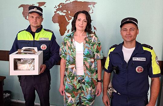 Оренбургские полицейские помогли женщине, у которой случился анафилактический шок от укуса пчелы