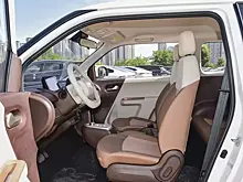 В продажу вышел самый дешевый автомобиль в линейке популярного бренда