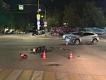 Момент столкновения BMW и мотоцикла в центре Волгограда попал на видео