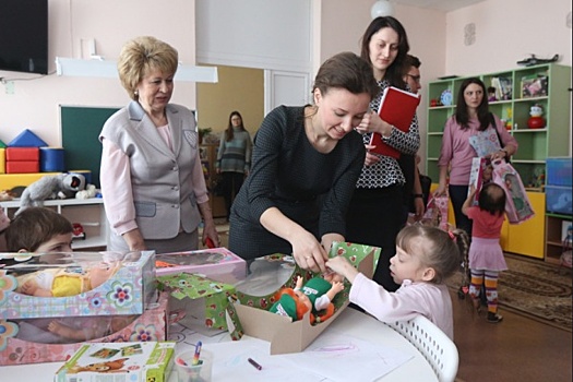 Анна Кузнецова оценила в Новосибирске передовые практики по работе с детьми