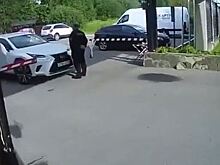 Депутат обматерил пожилого охранника и попал на видео