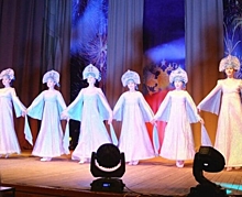 Танцевальный ансамбль из Новосибирска выступил на Марше победителей