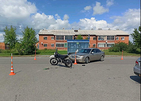 Тюменский подросток угнал у отца мотоцикл и врезался в иномарку