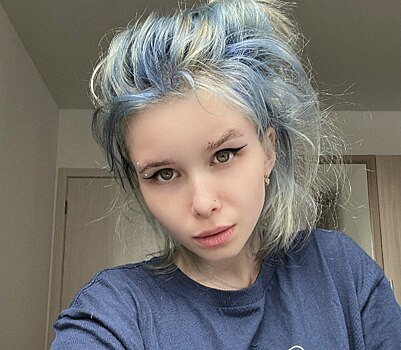 «Никто не сможет заменить»: дочь Малафеева пришла на могилу матери после рождения у отца четвертого ребенка