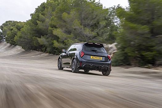 Mini John Cooper Works вывели на Нюрбургринг
