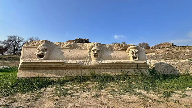 В Турции найдены пять театральных масок возрастом почти 2000 лет