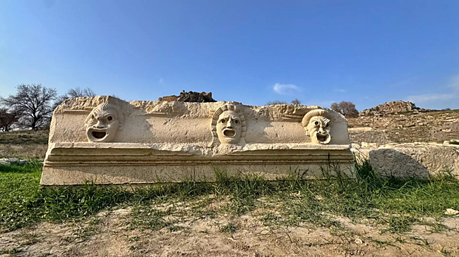 В Турции найдены пять театральных масок возрастом почти 2000 лет