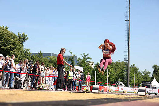 Фигуристка Трусова показала результат 4,19 м в соревнованиях по прыжкам в длину
