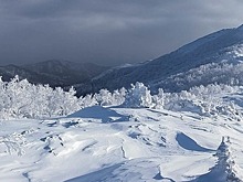 На Сахалине набирают популярность экскурсии на снегоступах